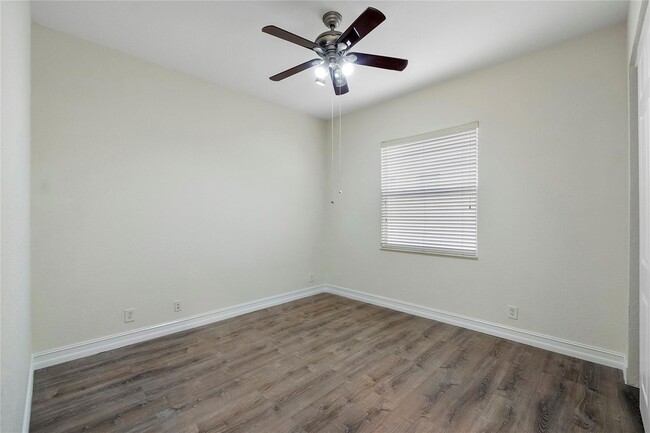 Building Photo - 8215 NW 125th Ln