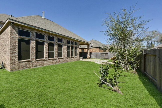 Building Photo - 23426 Millbrook Dr