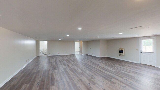 Building Photo - Spacious 3 Bedroom Home in Ashland City!