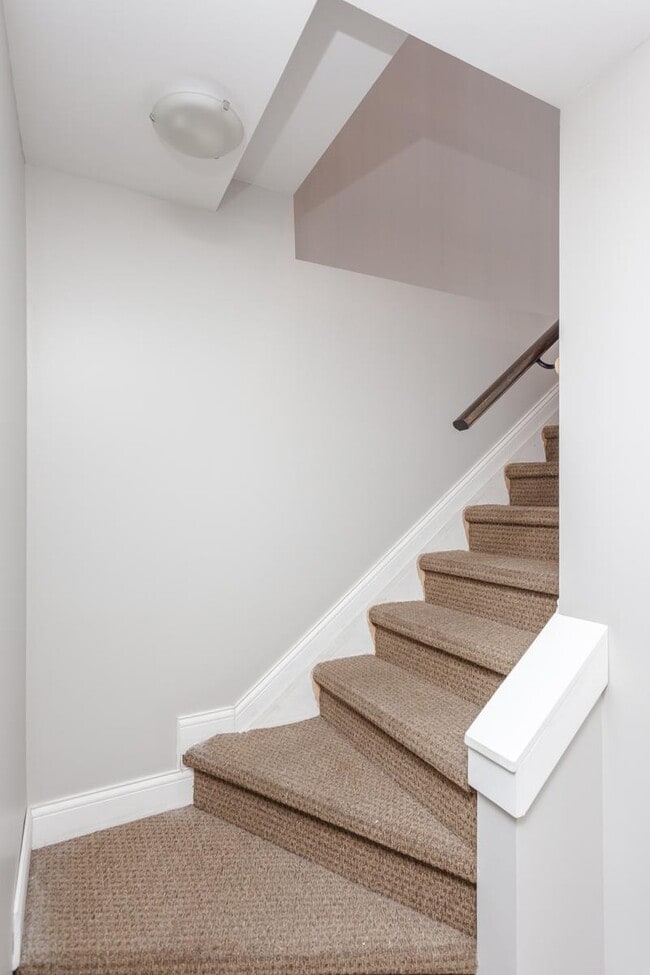 Building Photo - 3 bedroom in Chicago IL 60642