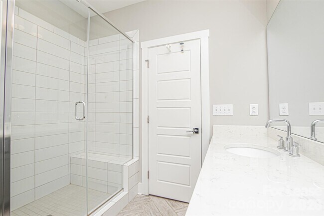 Building Photo - 1134 E 36th St