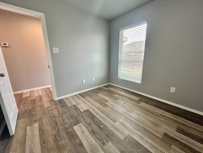 Building Photo - 1107 N Englewood Ave