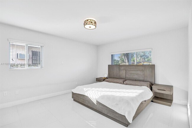 Building Photo - 1102 Meadow Lark Ave