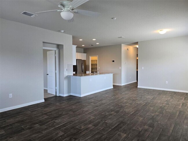 Building Photo - 101 Stellamar Dr