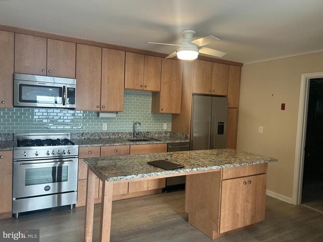 Building Photo - 2660 Greenbriar Ln