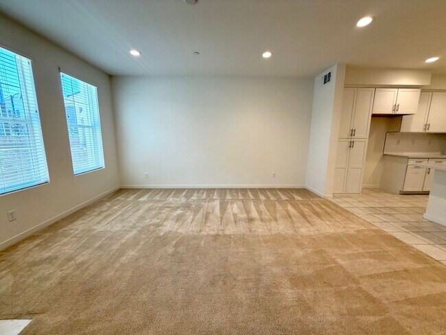 Building Photo - Charming 3bed 2.5 bath Simi Valley Home