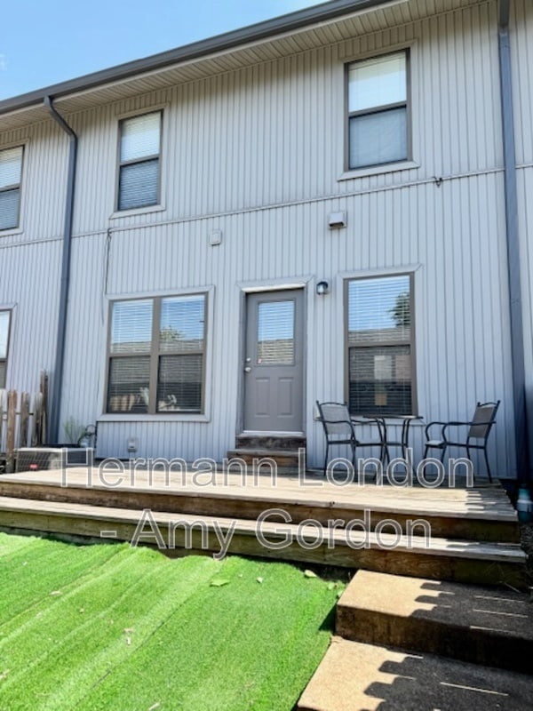 Building Photo - 4159 McPherson Ave