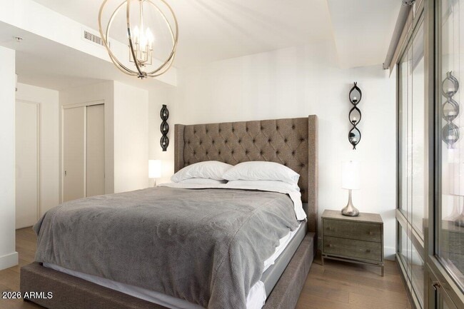 Building Photo - 7161 E Rancho Vista Dr