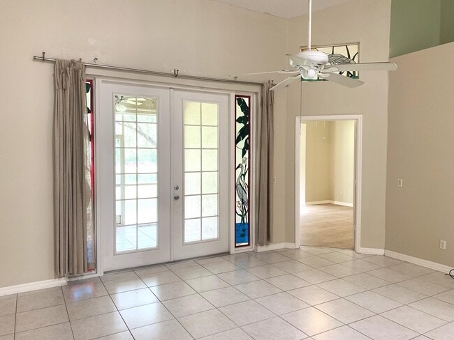 Building Photo - 1657 SW Harbour Isles Cir