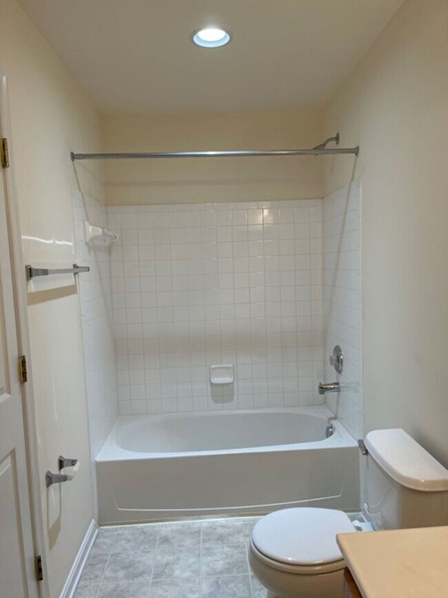 Building Photo - 12039 Kemps Landing Cir