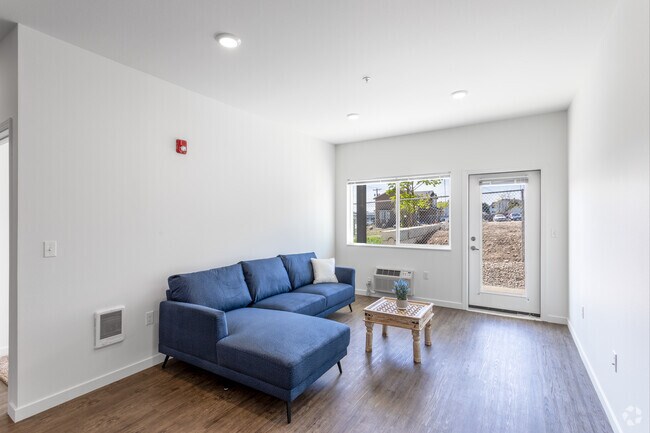 2BR, 1BA - 1,081SF - Perrine Court Apartments