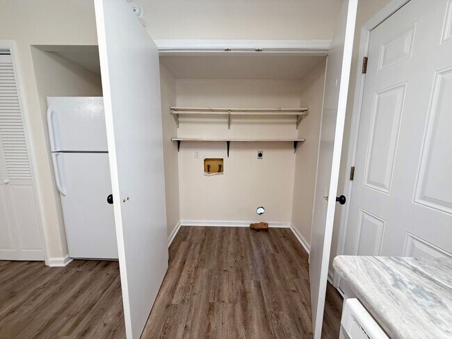 Building Photo - 1840 Woodland Ave