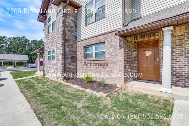 Building Photo - 2505 Ridgeland Cir