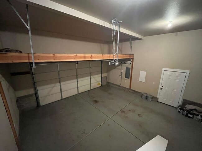 Building Photo - Beautiful and Spacious 4 Bed/2.5 Bath Home in NW Bend