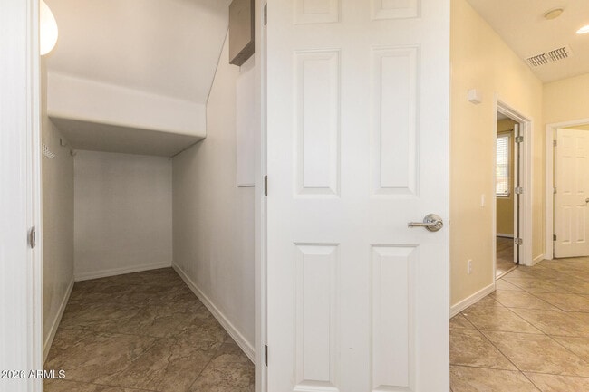 Building Photo - 5303 W Pinnacle Vista Dr