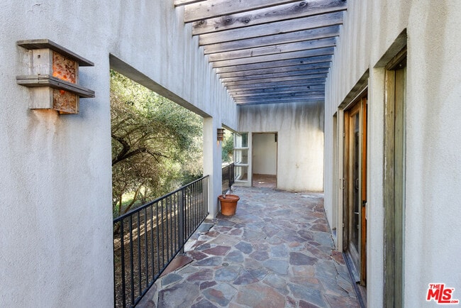 Building Photo - 26349 Fairside Rd