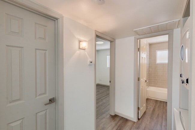 Building Photo - South Scottsdale - Two Bedroom with $0 Move in Special!