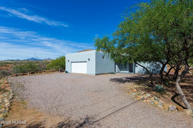 Building Photo - 290 Via Mantaraya