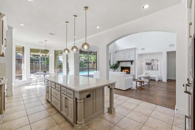 Building Photo - 25707 Pierrmont Ct