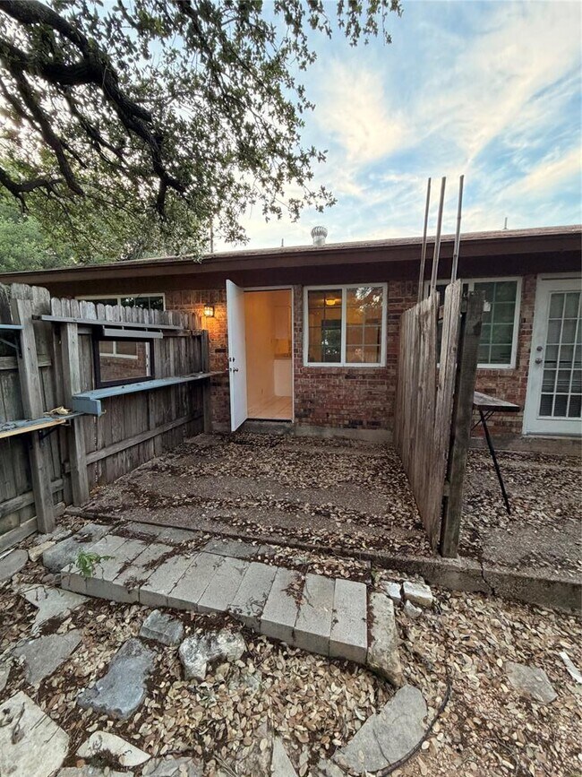 Building Photo - 3405 Willowrun Cove