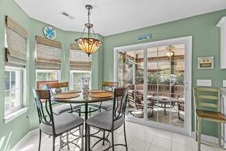 Building Photo - PERFECT "WORK FROM HOME" LOCATION
