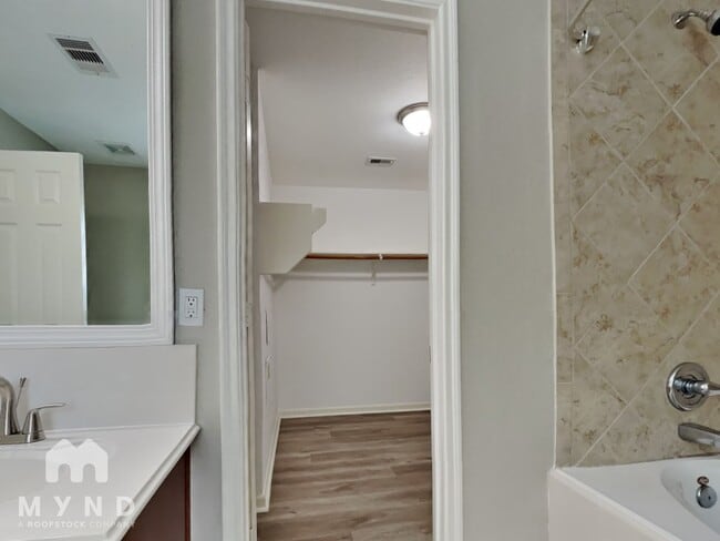 Building Photo - 7102 Cypress Pr Dr