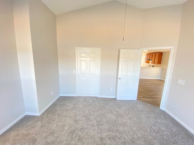 Building Photo - 132 Rose Hill Trail