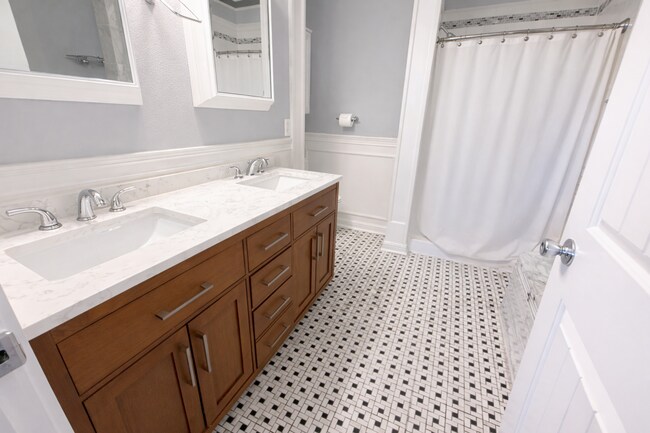 Building Photo - Midland Houses