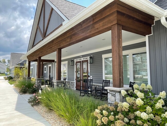 Building Photo - Heron | 3 Bed 2.5 Bath | Garage | 1800 sf | $2726-$2999 | 8, 9, 10, 12, 14, and 15 month lease terms