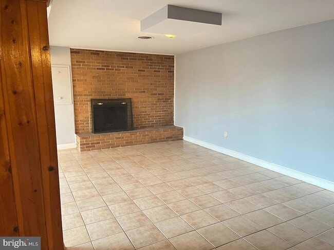 Building Photo - 6323 Fenton Ct