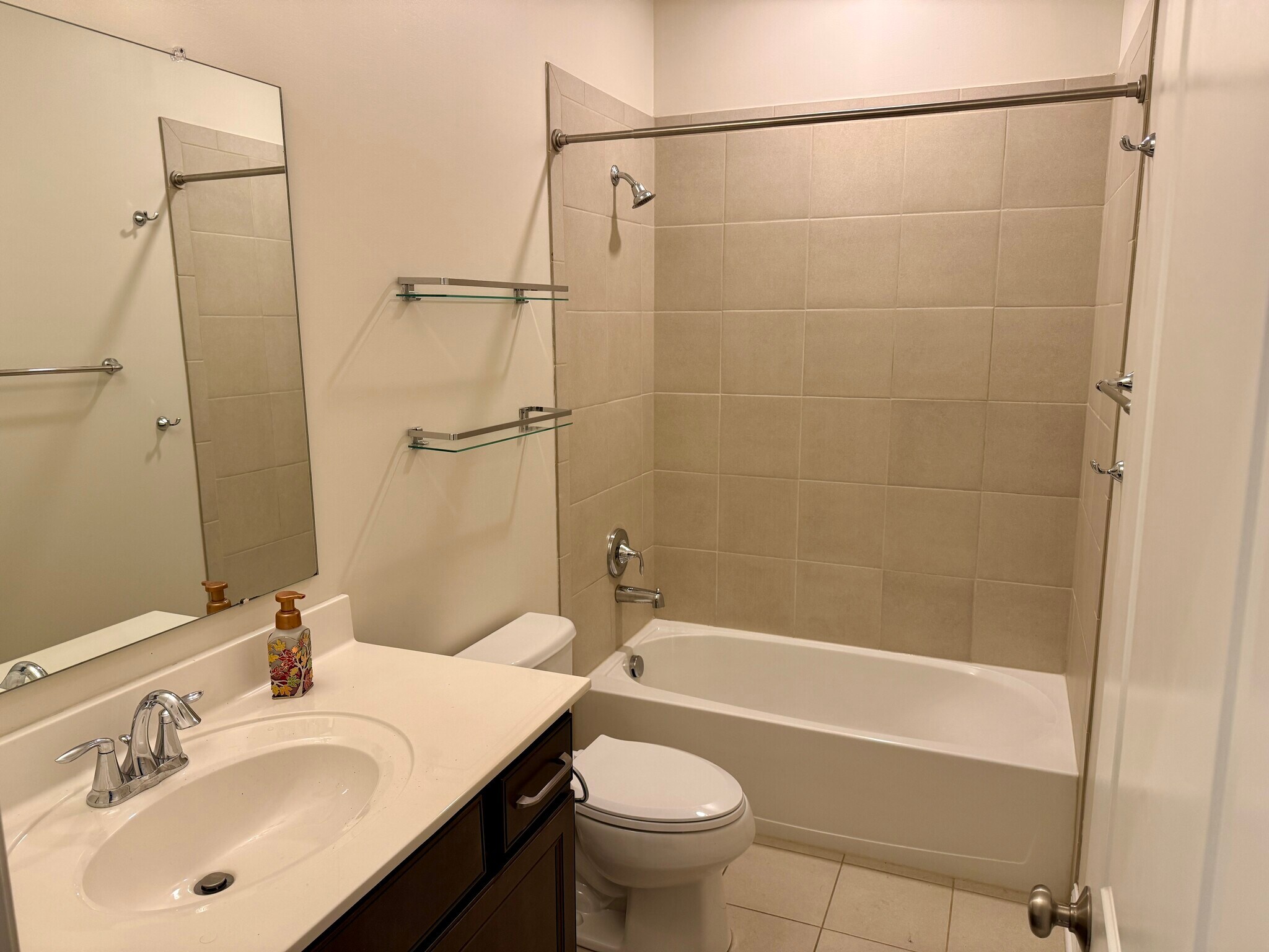 Bathroom 2 - 6120 Jadkins Way