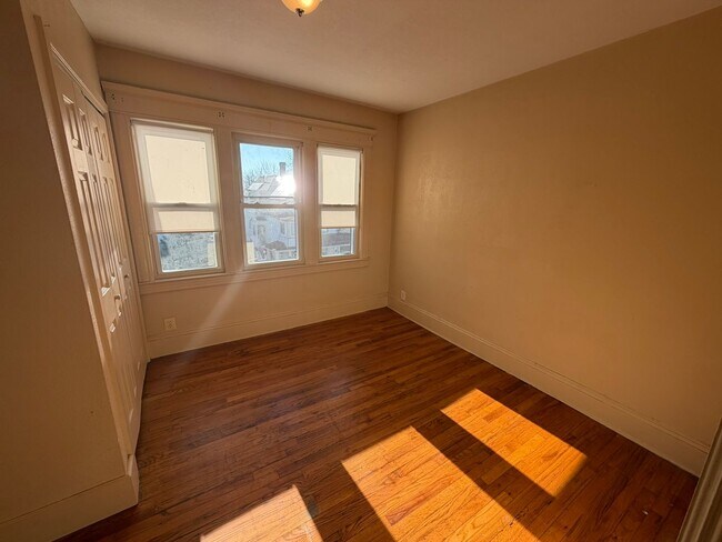 Building Photo - 242-244-244 Orange St