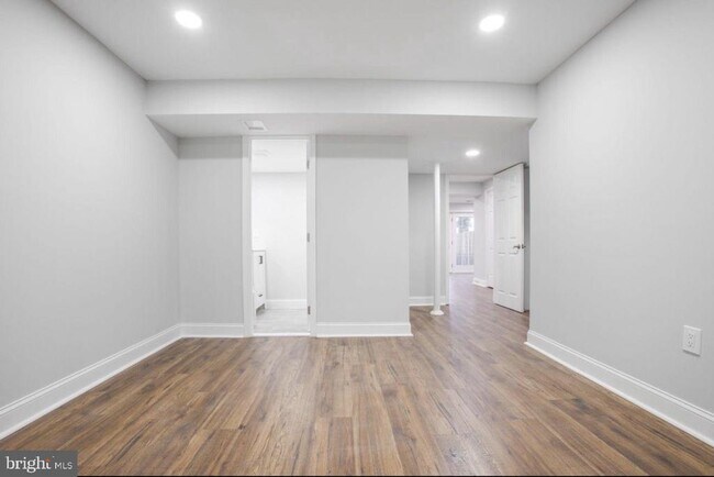Building Photo - 9612-9612 Hillock Ct