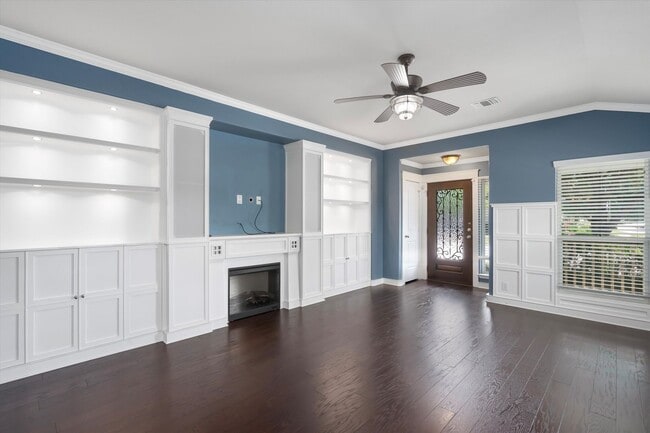 Building Photo - 8600 Harrier Dr