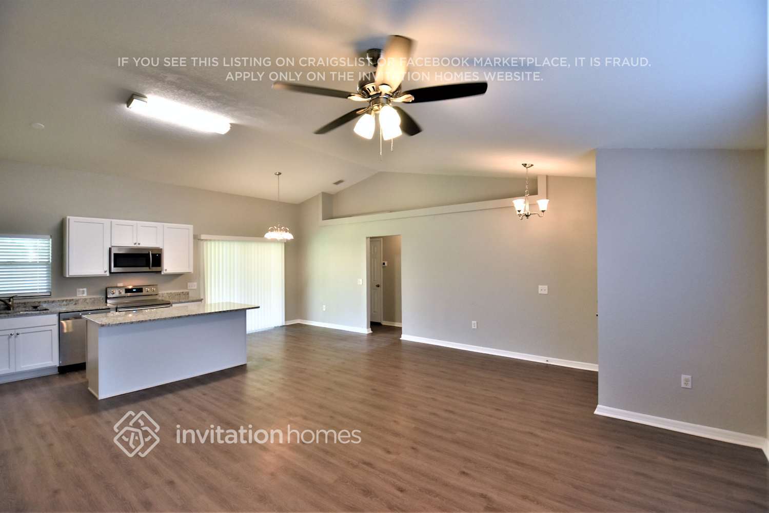 Building Photo - 505 Seven Oaks St