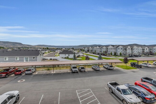 Building Photo - Ranch Landing Condo - Half off 1st month's...