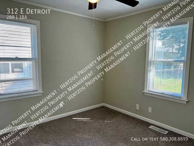Building Photo - 312 E Detroit-