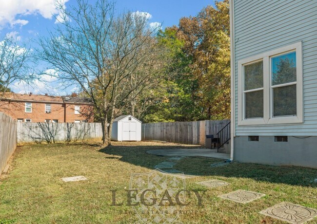 Building Photo - 748 Lake Terrace Dr