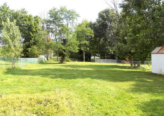 Building Photo - 1094 Moneta Ave