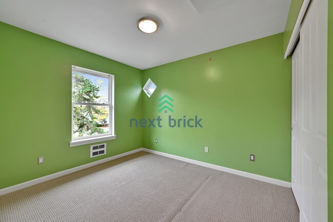 Building Photo - Live Easy in This Beautiful 2-Bedroom Condo