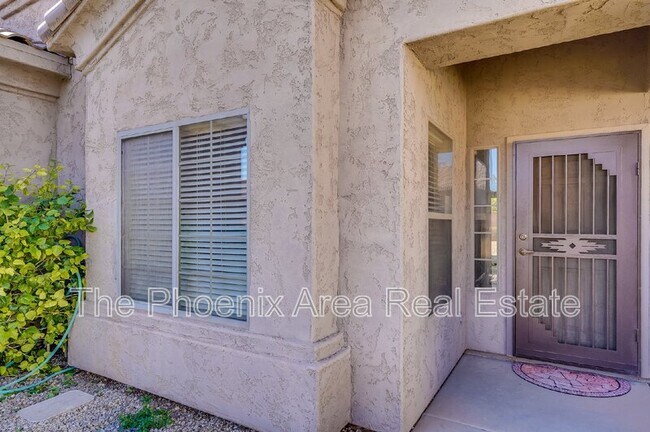 Building Photo - 940 S Silverado St