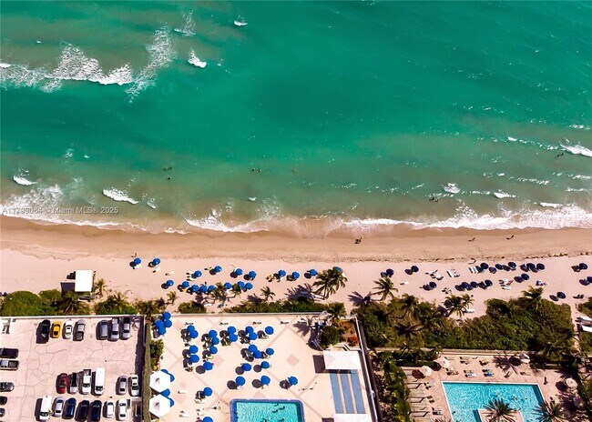 Building Photo - 2030 S Ocean Dr