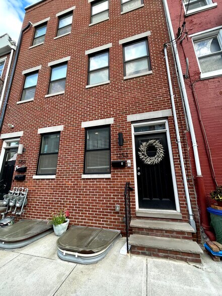 Building Photo - 1253 N Mascher St
