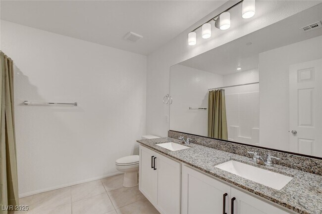 Building Photo - 1360 Cerulean Ave