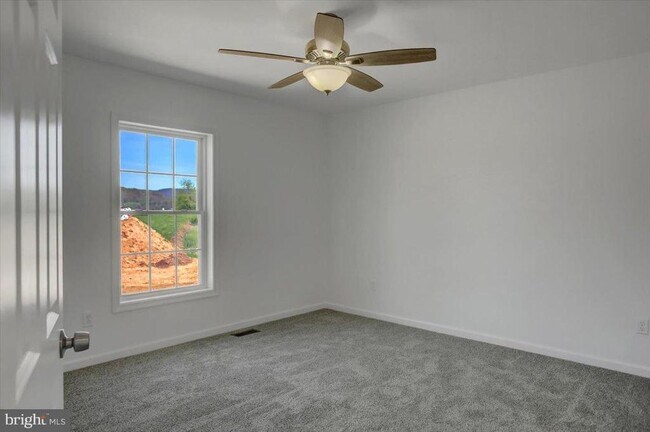 Building Photo - 301 Grandview Ave