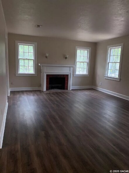 Building Photo - 929 SW 13th St