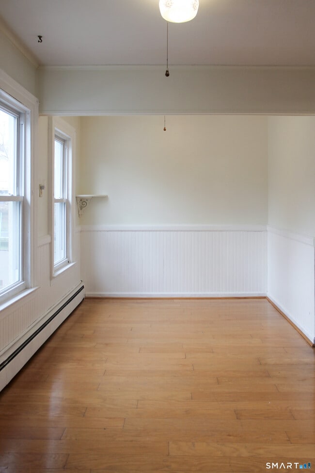 Building Photo - 651 Quinnipiac Ave