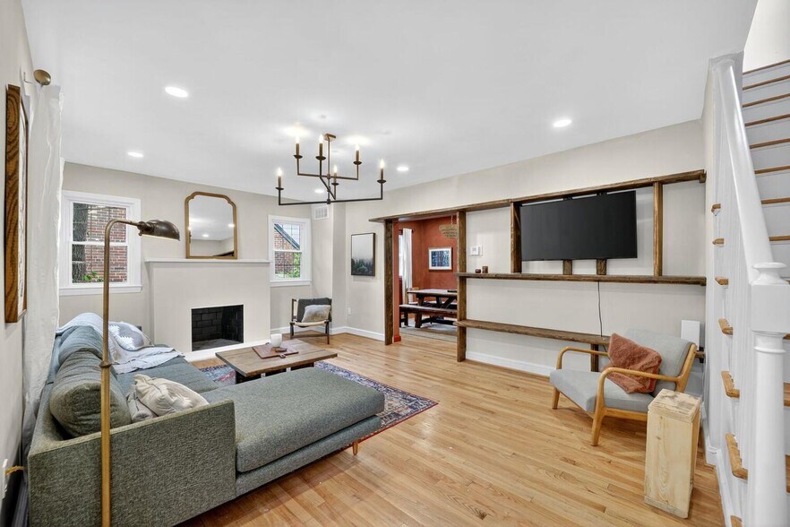 Building Photo - 6017 Inwood St