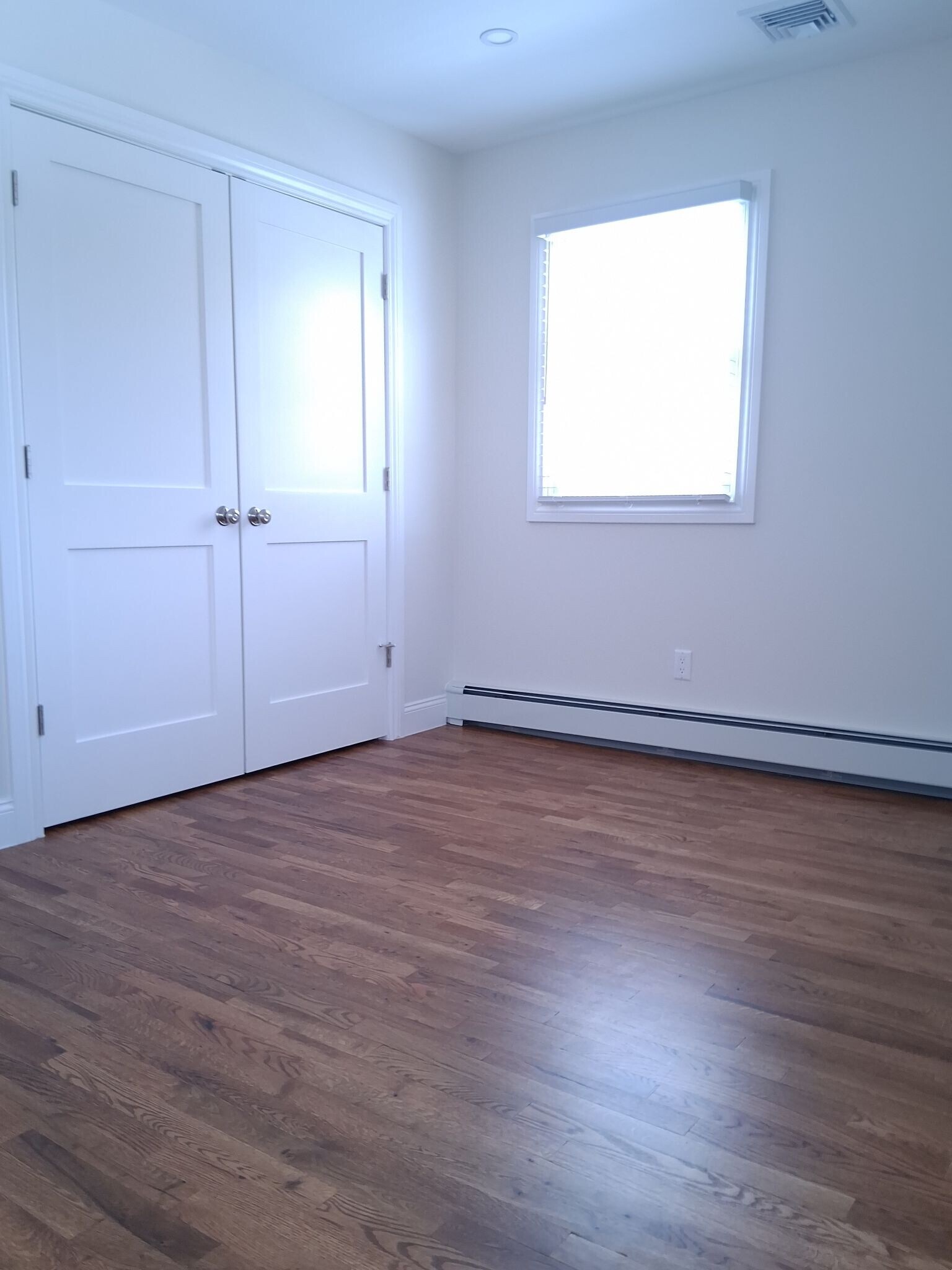 Building Photo - 34 Old East Neck Rd