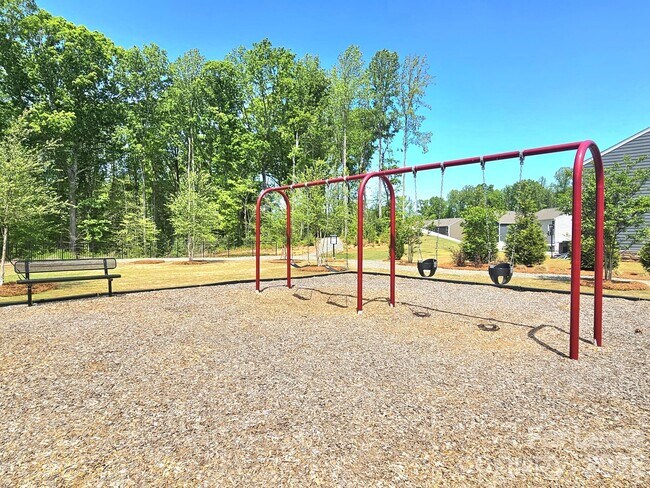 Building Photo - 3854 Rosewood Dr